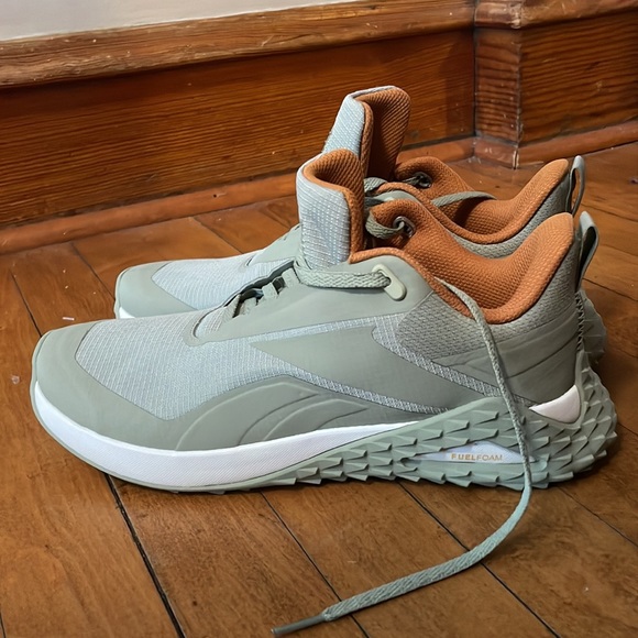 Reeboks - Picture 3 of 6